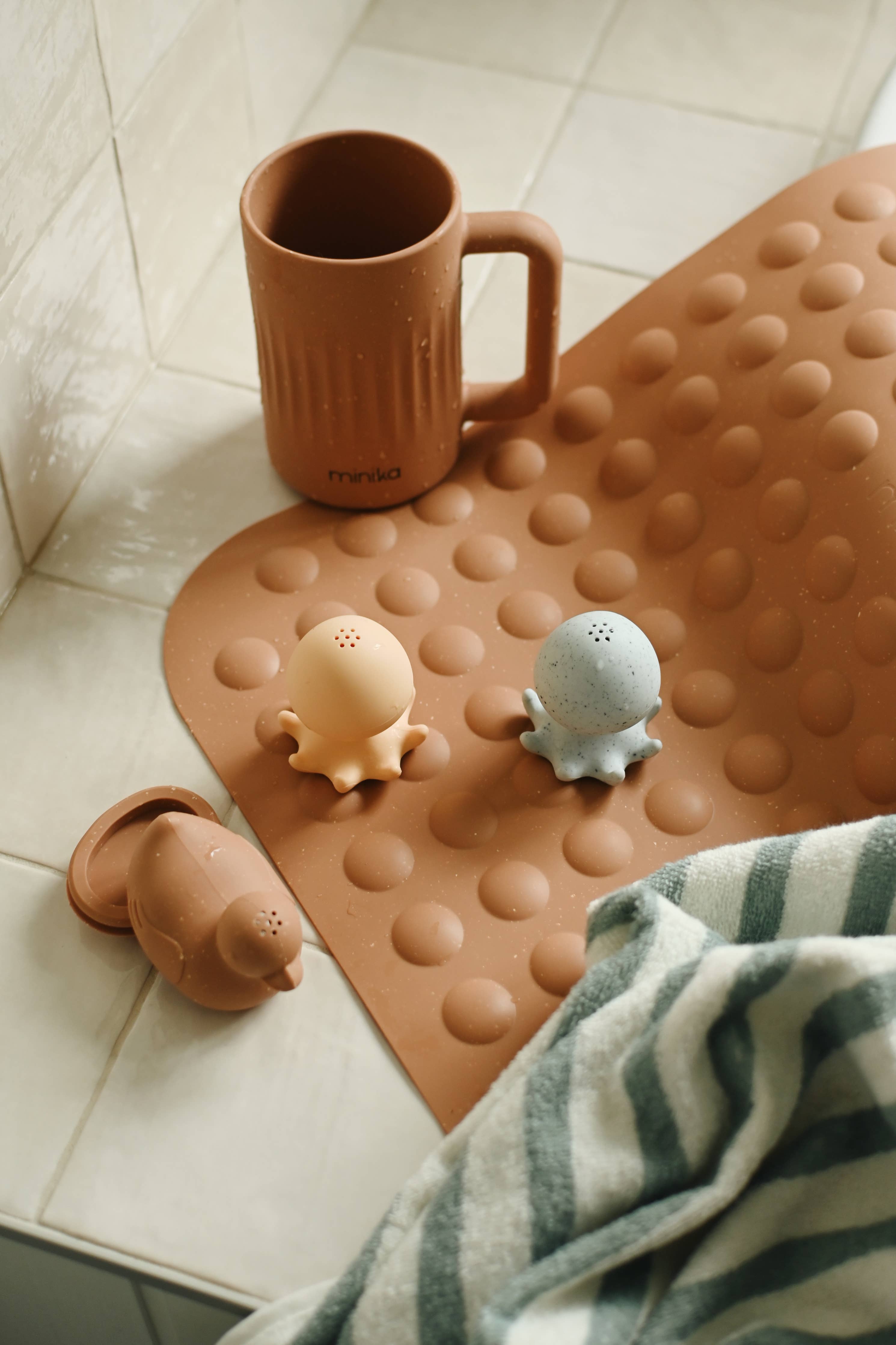 Minika - Bath mat - Almond