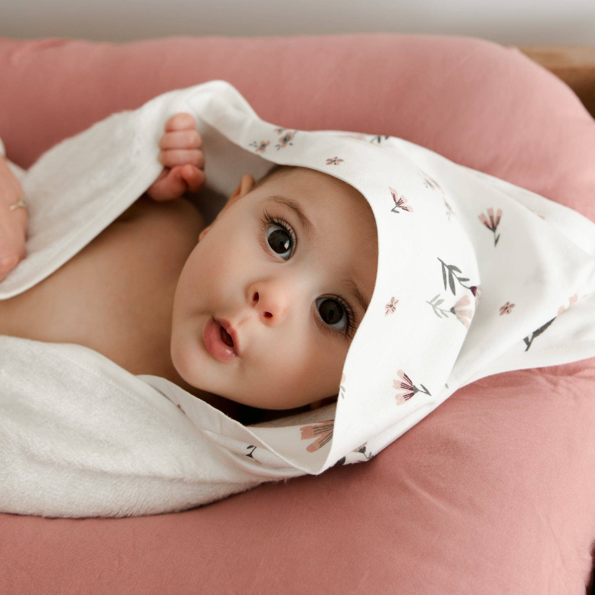 Perlimpinpin - Bamboo hooded towel - Watercolor flowers